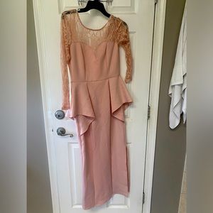 Lacy pink dress size small but streachy